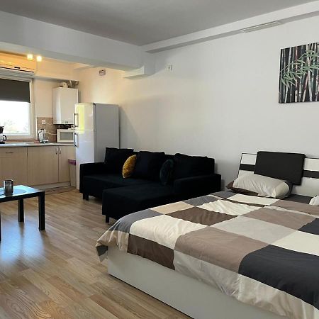 Tranzzzit Airport Apartment Otopeni Extérieur photo