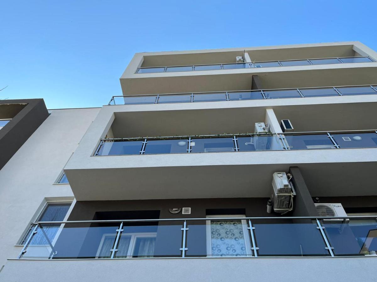 Tranzzzit Airport Apartment Otopeni Extérieur photo